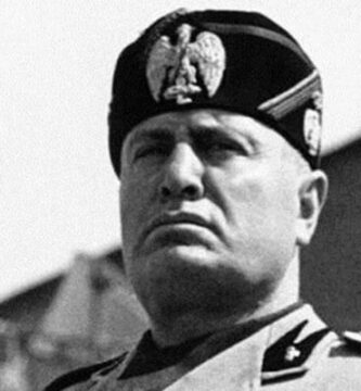 quien fue el lider del totalitarismo y como influyo en la historia